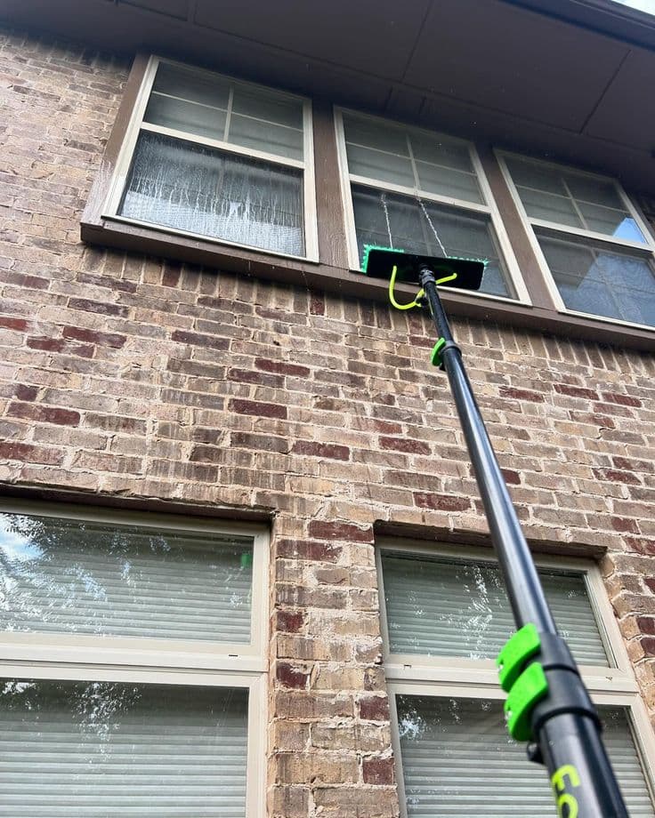 Professional window cleaning service in Calgary